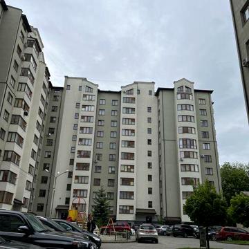 Продається 2к-квартира.59м.Хотинська 12.Мансарда.Ремонт.Меблі.Центр ЖК Ярковиця
