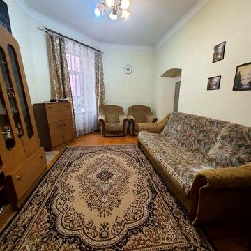 Продається 2-х кімнатний старий фонд