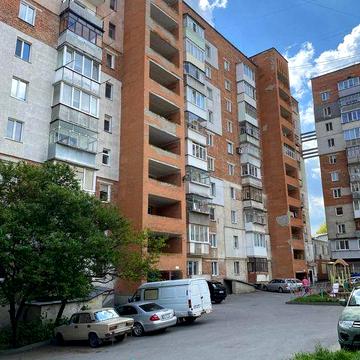 Пропонуємо до вашої уваги простору 2-кімнатну квартиру.