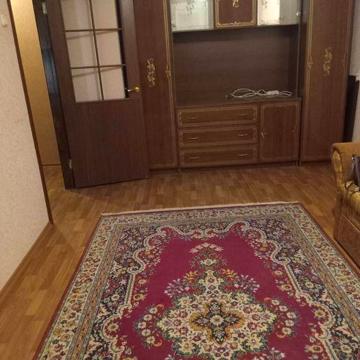 Здаю 1 кімнатну квартиру на Площі Перемоги.