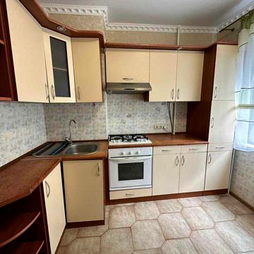 2 кімнатна гарна та укомпектована біля ринку Нива р-н Рокосовського