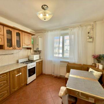 Продам 1 кімн.квартиру з ремонтом вул. Лермонтова ( Автономка).