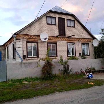 Продам половину будинку