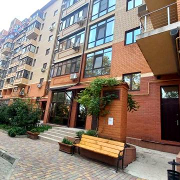 Незалежності вул., 8Б