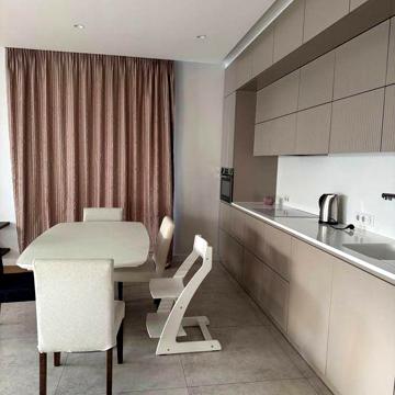 Ліпінка , перший поверх, 3х кімнатна квартира 1200 $