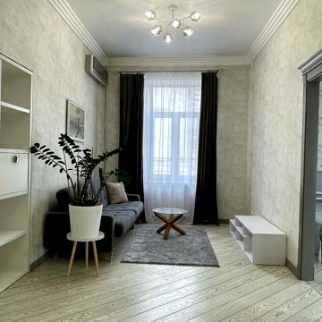 Велика Васильківська вул. (Червоноармійська), 76
