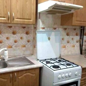 Трикімнатна  квартира, пр. Червоної Калини, 32. Троєщина