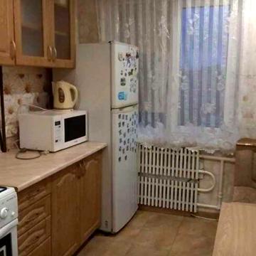 Трикімнатна  квартира, пр. Червоної Калини, 32. Троєщина