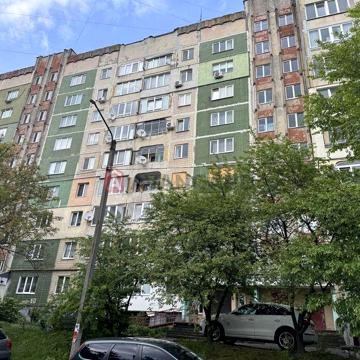 Продаж 4 кімнатної квартири на Хоткевича. Нижній Шувар.