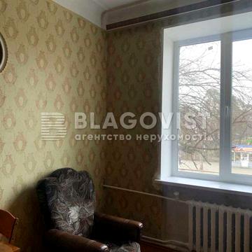 60м2 Ялтинська  2 кімнатна в сталінці біля парку