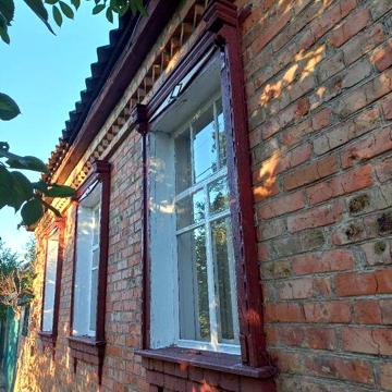 Продам    будинок  зі зручностями ,гараж, газ, вода, септік, інтернет,
