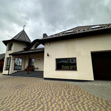 Квітнева вул.