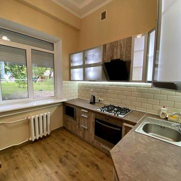 Продам класну 3х кім. сталінку після реноваціі пр. Миру 17а