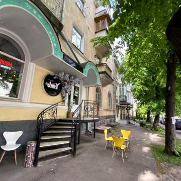 Продам класну 3х кім. сталінку після реноваціі пр. Миру 17а