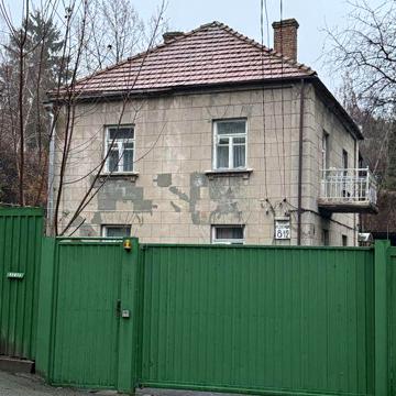 Продаж 2 поверхового дуплекса з ділянкою 0,3 сот, центр, пр. Редутний.