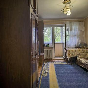 Продається квартира у найкращому місці - проспект Космонавтів  "Пасаж"