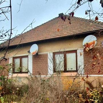 Будинок, смт Батьово
