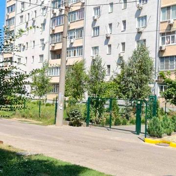 12-та Поздовжня вул., 16