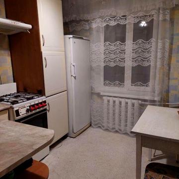 Киев, Харьковское шоссе 170а. Хорошая 1 комн квартира. Ст м "Вырлица"