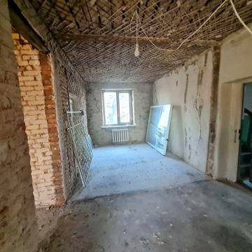 Трёхкомнатная квартира, красная линия, первый этаж 30м от атб ЖК капитальный