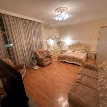Продаж Власник 1-к квартири, Володимирська 37, метро Золоті Ворота