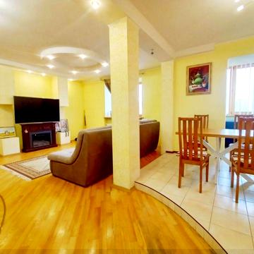 Власник: Продаю велику квартиру 3к100м2 Киів Деснянський Рейгана34
