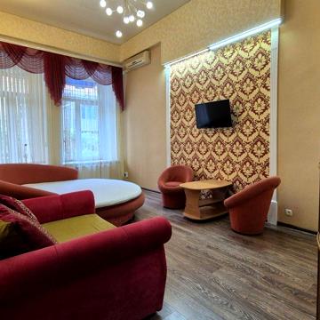 Успенська вул. (Чичерина), 103