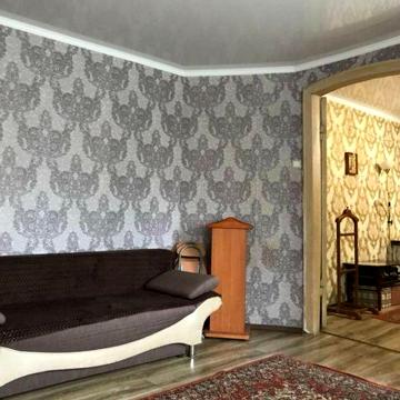 Здається пів Будинку в Центрі міста