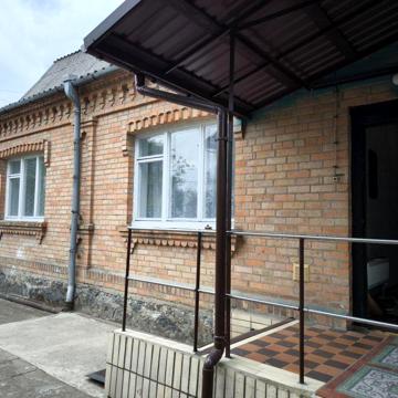 Продаж добротного цегляного  будинку