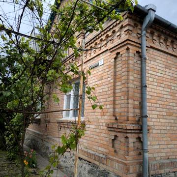 Продаж добротного цегляного  будинку