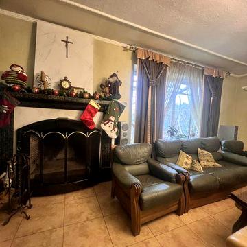 Терміновий продаж маєтку!0,20га+з будиночком для відпочинку!