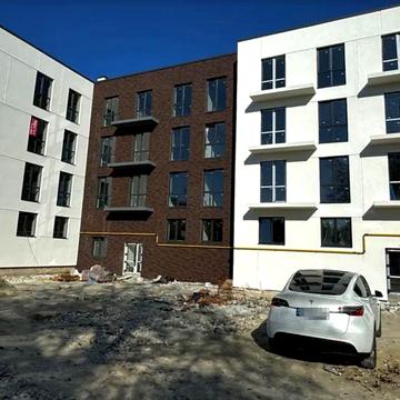 Продаж 3к квартири 74 кв. м на вул. Стадникової Софії