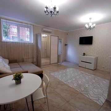 Квартира в самом центре Черноморска. (2-956-424)