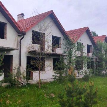 Продається  містечко котеджів Рудно
