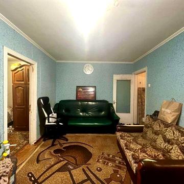 Продам 3-х комнатную Малиновского/Черёмушки.