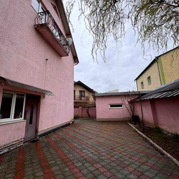 Оренда будинку по вул. Потелицька, 4