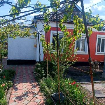 Продам будинок 8×9,район вулиці С.Білого(Готвальда)
Будинок - 8*9 (