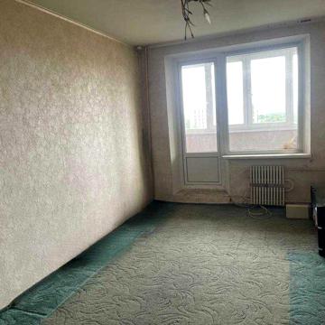 Продам 1-кімнатну двосторонню квартиру на Олексіївці