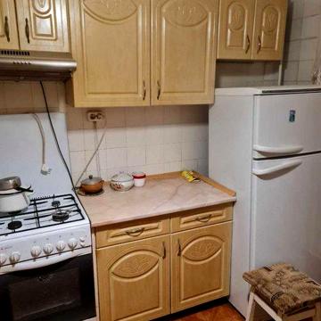 Здам 2 кімнатну  квартиру, зуп. Аптека. 3 пов. Житловий стан. 6000