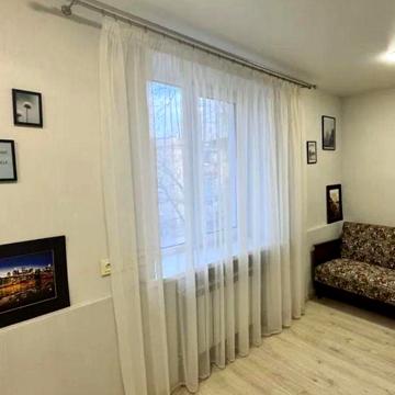 Продам 2-комн квартиру в районе Строителей ул.