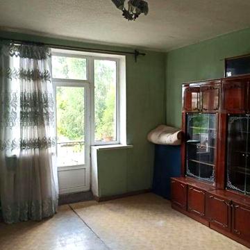 Продам 3-комн квартиру в районе Петровского просп.