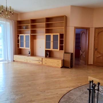 Івана Мазепи вул. (Січневого Повстання), 3