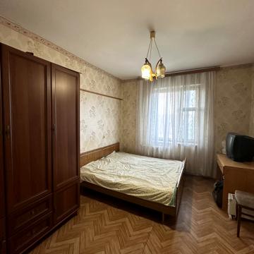 Ярославська вул., 19