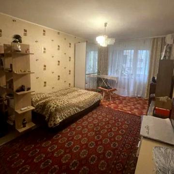 Продам 2-комн квартиру в районе Буденного ул.