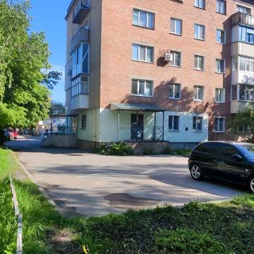 Продам квартиру в центрі Миргорода