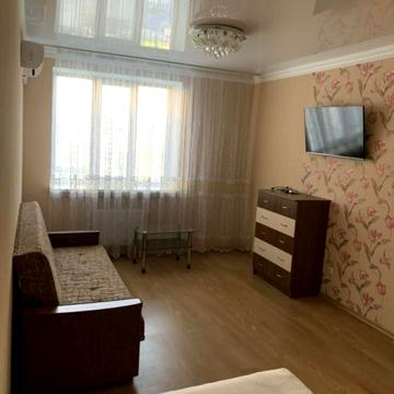 Боголюбова вул., 12
