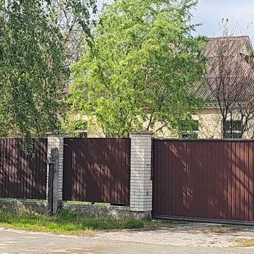 М. Баришівка - будинок з комунікаціями. Є ВІДЕООГЛЯД.