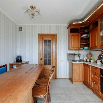 Продаж 4-к квартири на Порика Виноградар