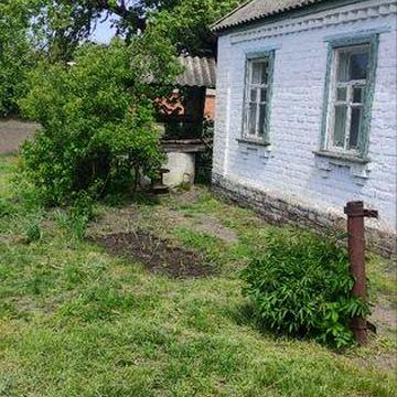 Продаж будинку із земельною ділянкою в с. Верхоли