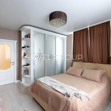 Воскресенська вул., 16б